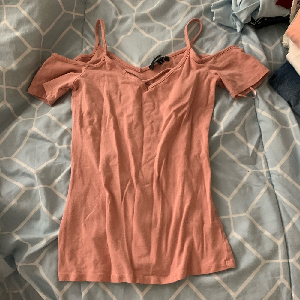 pink top